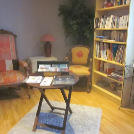 Au Calme En Ardenne 홈스테이 *