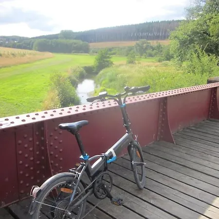 홈스테이 Au Calme En Ardenne *