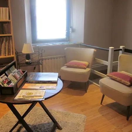 Au Calme En Ardenne Homestay