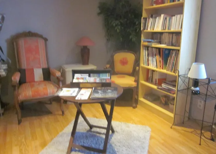 Au Calme En Ardenne בית אירוח *